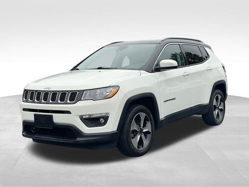 Used 2019 Jeep Compass Latitude w/ Popular Equipment Group AWD/4WD image 2