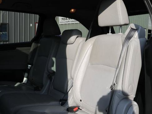 Used 2018 Honda Odyssey EX-L image 19