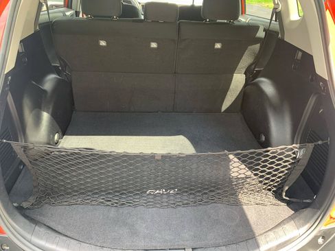 Used 2015 Toyota RAV4 LE AWD/4WD image 21