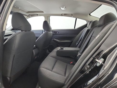 Used 2024 Nissan Altima 2.5 SV w/ SV Premium Package FWD image 30