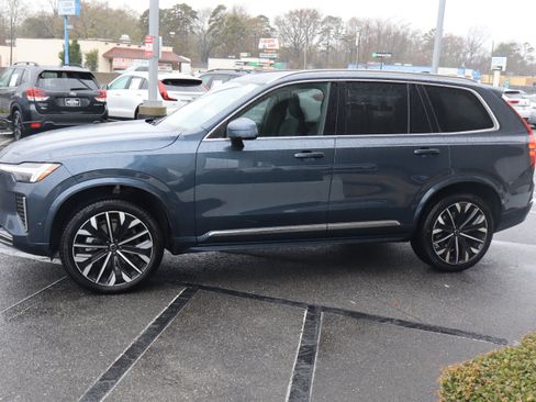 Used 2025 Volvo XC90 B5 Plus image 7