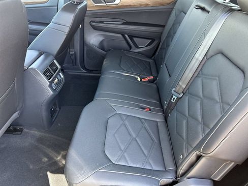 New 2026 Volkswagen Atlas SE FWD image 13