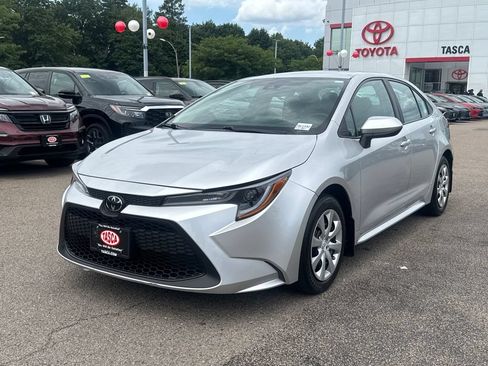 Used 2020 Toyota Corolla LE FWD image 3