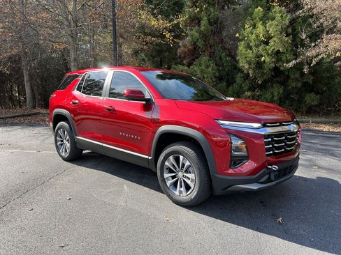 New 2026 Chevrolet Equinox LT w/ Safety and Technology Package image 2