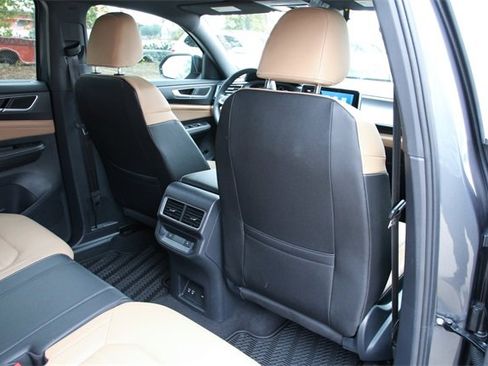 Certified 2025 Volkswagen Atlas Cross Sport SEL R-Line image 32