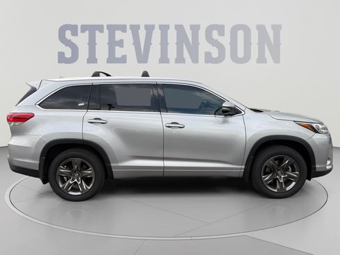 Used 2018 Toyota Highlander Limited Platinum AWD/4WD image 6