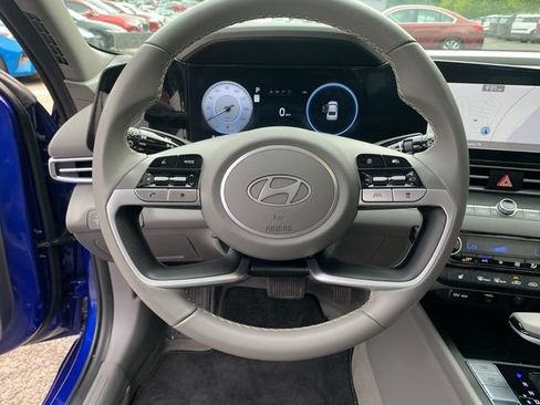 Certified 2024 Hyundai Elantra SEL w/ Convenience Package FWD image 19