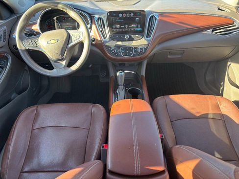 Used 2018 Chevrolet Malibu Premier w/ Premier Sun and Wheel Package image 11