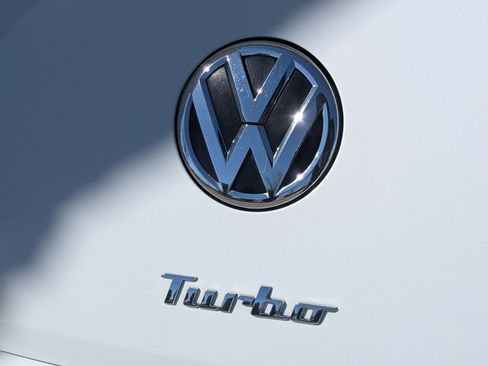 Used 2018 Volkswagen Beetle 2.0T Dune image 24