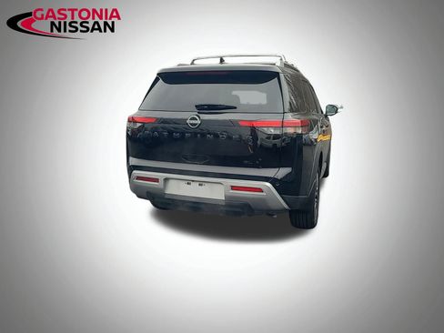 Used 2024 Nissan Pathfinder SL w/ SL Premium Package image 11