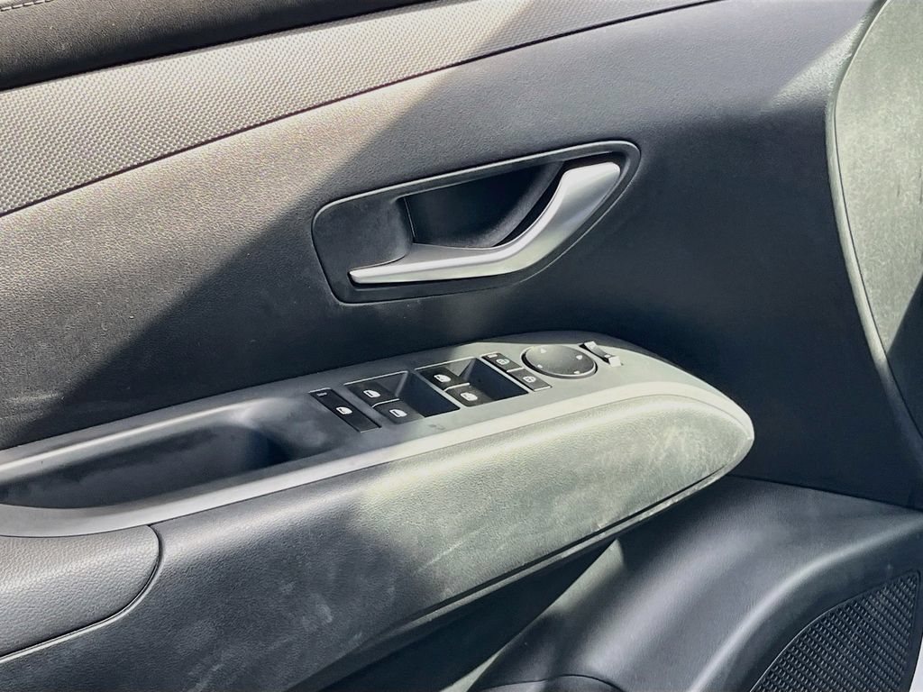 Used 2025 Hyundai Tucson SEL FWD image 17