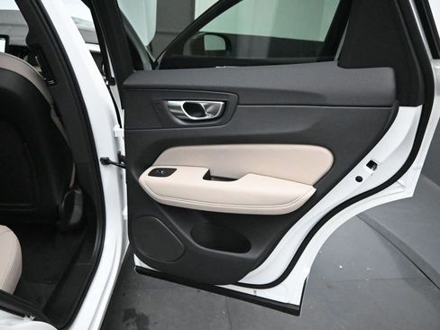 New 2026 Volvo XC60 B5 Core w/ Climate Package image 33