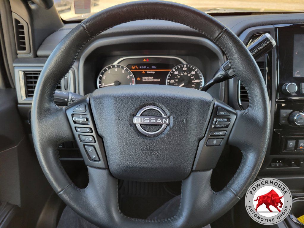 Used 2024 Nissan Titan SV w/ SV Convenience Package RWD image 32
