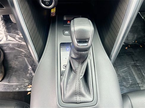 Used 2024 Toyota Venza Limited image 17