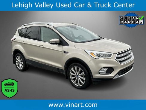 Used 2017 Ford Escape Titanium image 1