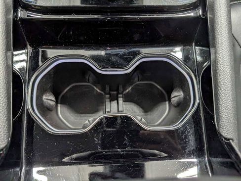 Used 2022 Jeep Grand Cherokee Limited image 23