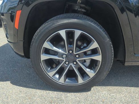 Used 2023 Jeep Grand Cherokee Overland AWD/4WD image 10