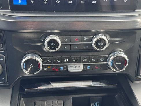 Used 2025 Ford F450 Lariat image 13