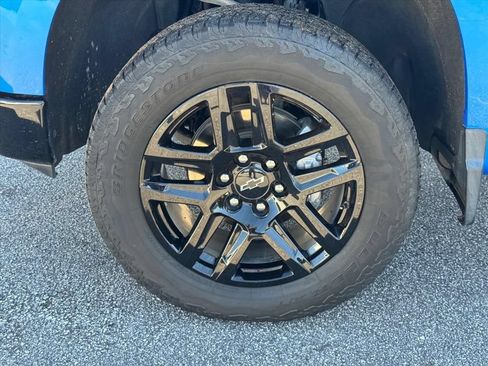 Used 2025 Chevrolet Silverado 1500 LT Trail Boss w/ Convenience Package II AWD/4WD image 9