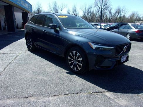 Used 2024 Volvo XC60 B5 Core image 4