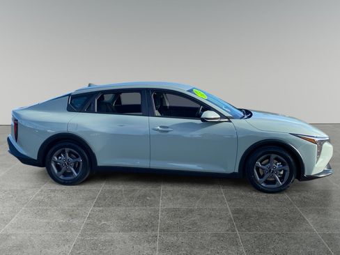 Used 2025 Kia K4 LXS image 6