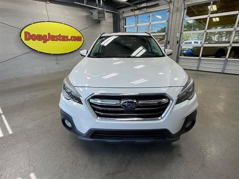 Used 2019 Subaru Outback 2.5i Touring w/ Popular Package #3A AWD/4WD image 8