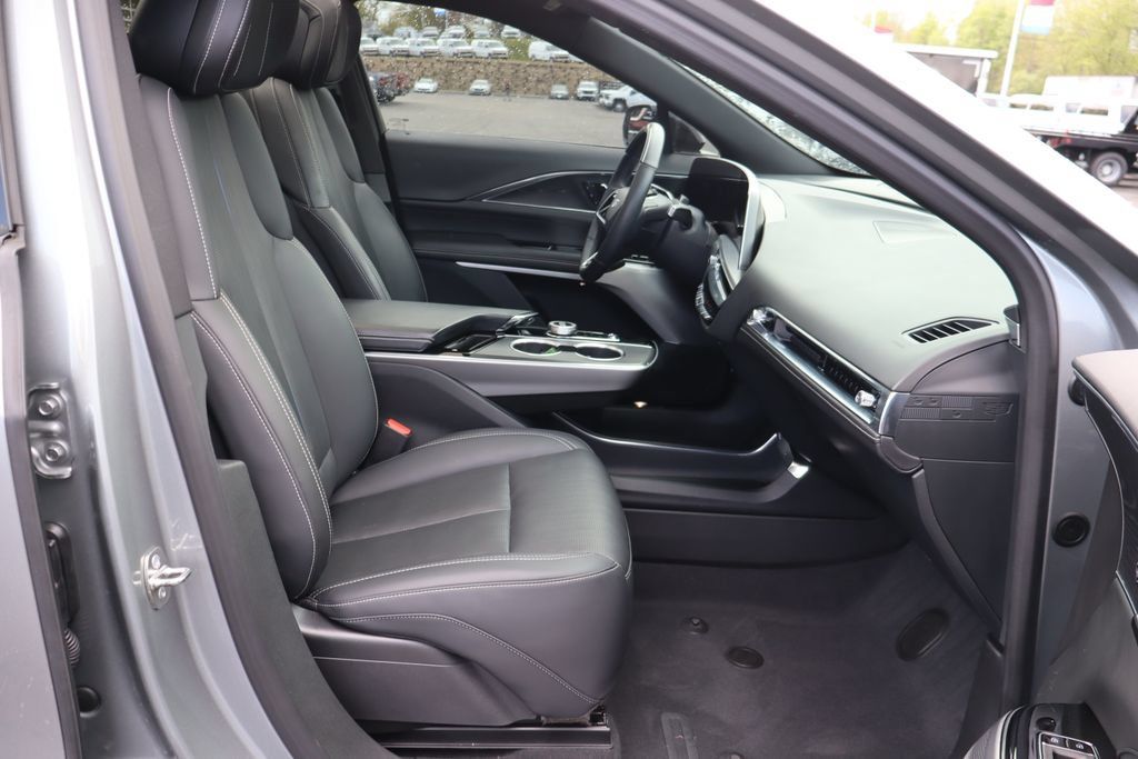 Used 2024 Cadillac Lyriq Sport RWD image 23