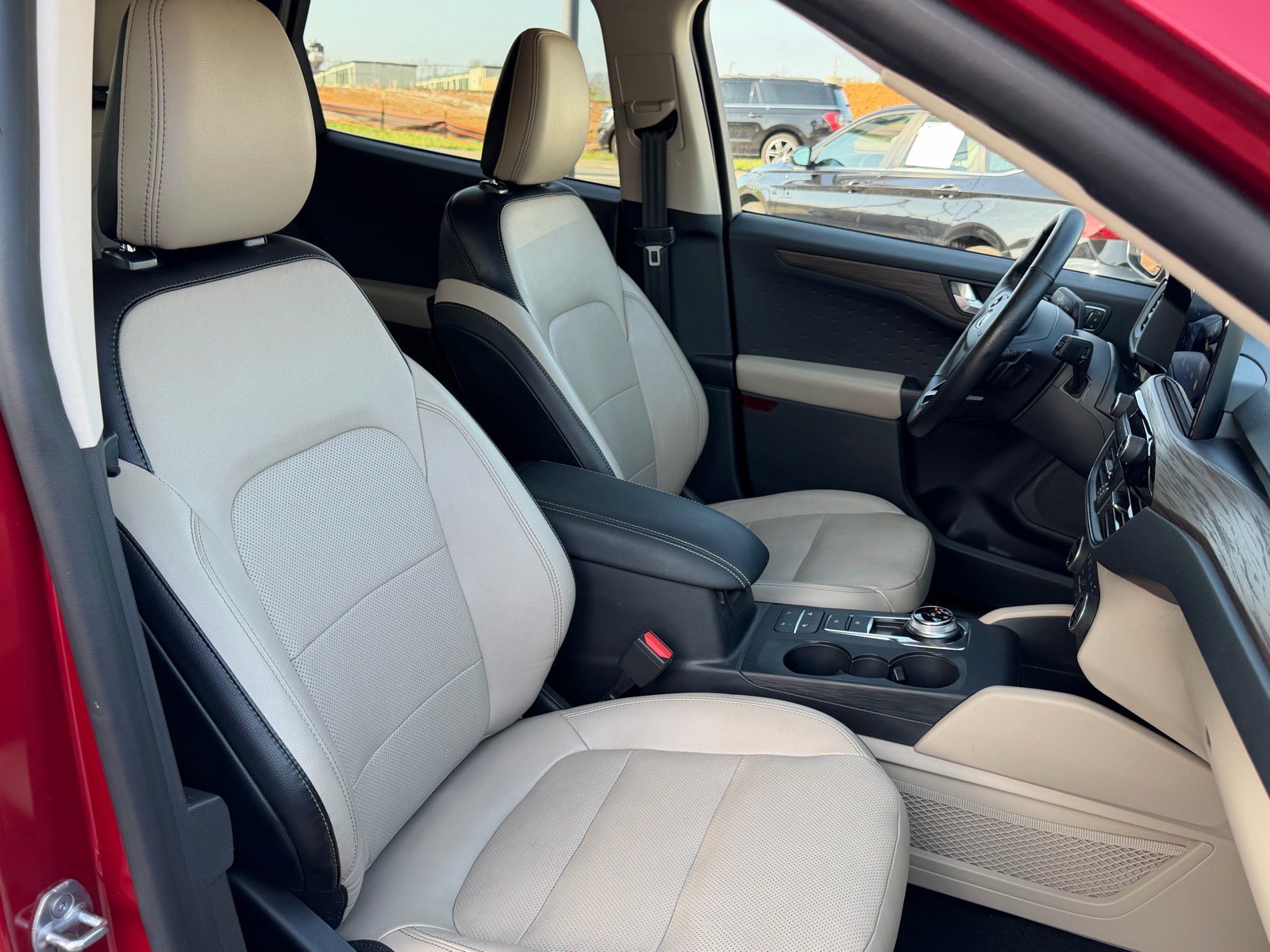 Used 2020 Ford Escape Titanium AWD/4WD image 31