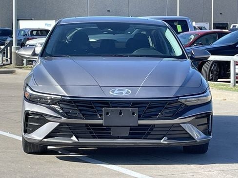 Used 2024 Hyundai Elantra SEL w/ Convenience Package FWD image 6