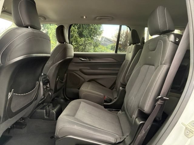 Used 2023 Jeep Grand Cherokee L Laredo AWD/4WD image 13
