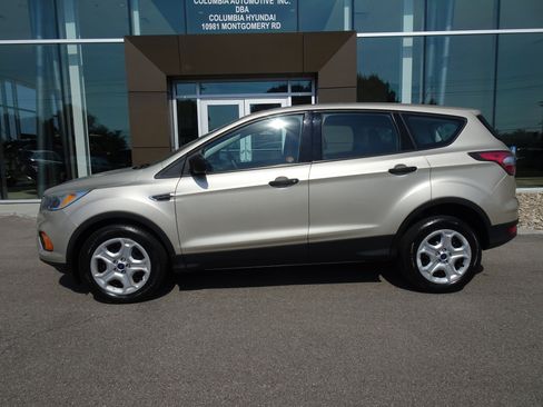 Used 2017 Ford Escape S FWD image 2