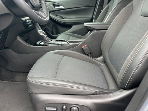 Used 2022 Buick Encore GX Select w/ Sport Touring Package image 10