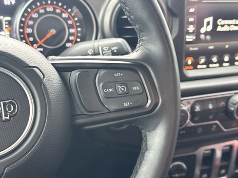 Used 2023 Jeep Wrangler Sport S image 19