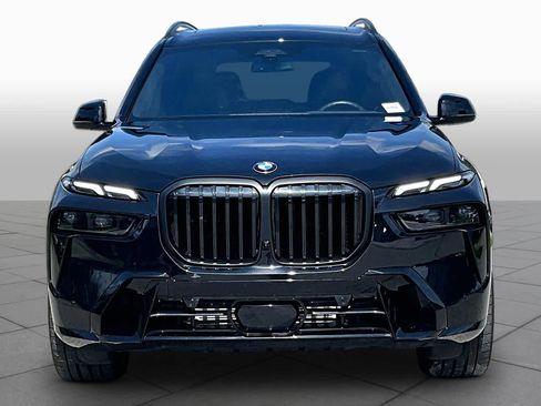 Used 2026 BMW X7 xDrive40i w/ M Sport Package AWD/4WD image 3