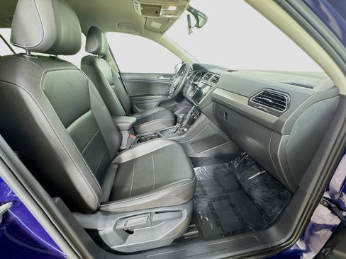 Used 2021 Volkswagen Tiguan SE R-Line image 35