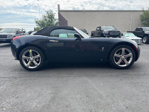 Used 2006 Pontiac Solstice Convertible w/ Premium Package RWD image 8