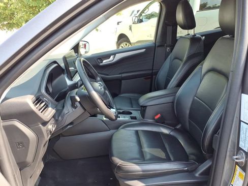 Used 2025 Ford Escape Platinum AWD/4WD image 17