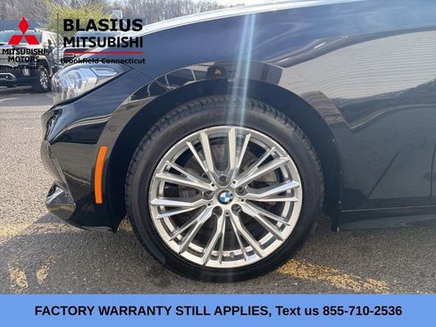 Used 2023 BMW 330i xDrive Sedan w/ Premium Package AWD/4WD image 4