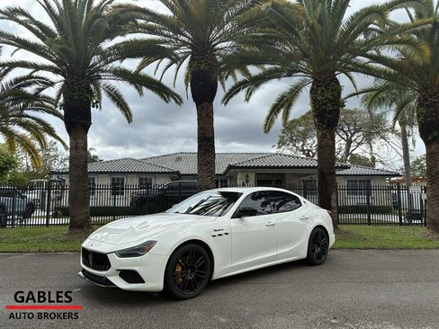 Used 2023 Maserati Ghibli Modena image 9