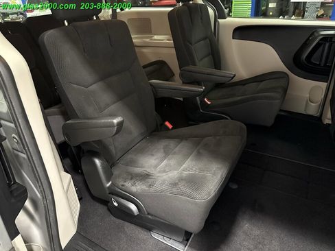 Used 2017 Dodge Grand Caravan SE w/ Power Window Group image 29