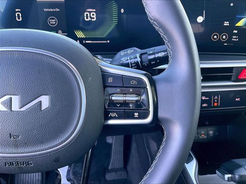 Used 2025 Kia Sorento S w/ Panoramic Sunroof Package image 21