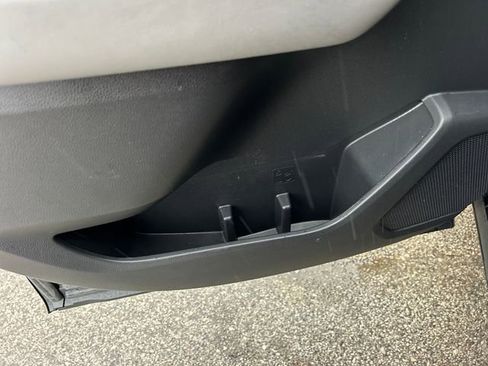 Used 2023 Toyota Highlander L image 45