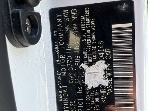 Used 2025 Hyundai Venue SEL FWD image 4