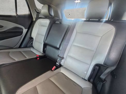 Used 2022 GMC Terrain SLT FWD image 28