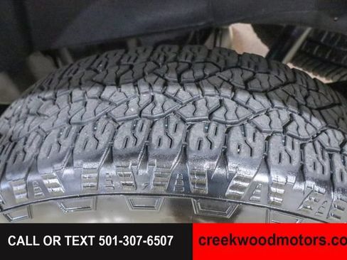 Used 2025 GMC Sierra 2500 SLE AWD/4WD image 12