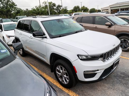 Used 2022 Jeep Grand Cherokee Limited w/ MOPAR Finishing Package RWD image 7
