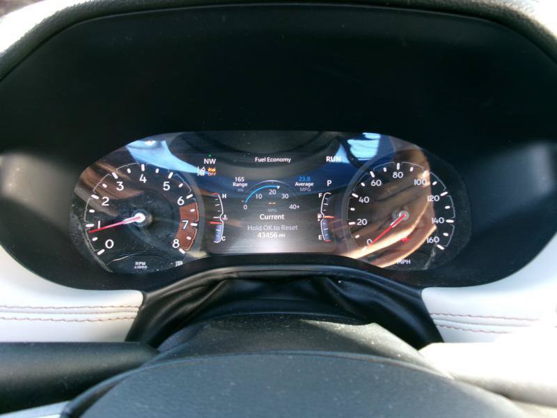 Used 2025 Jeep Compass Limited AWD/4WD image 2