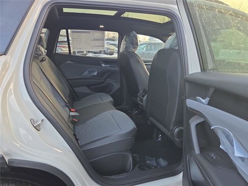 New 2026 Volkswagen Tiguan SE R-Line image 30