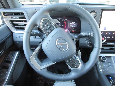 Used 2026 Lexus GX 550 w/ Accessory Package (2T) image 42