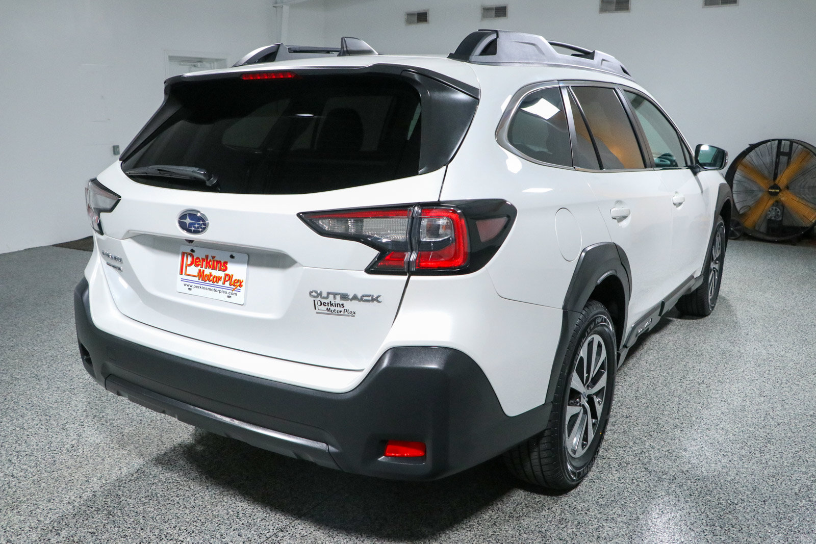 Used 2024 Subaru Outback Premium AWD/4WD image 7